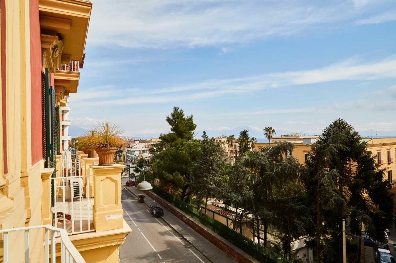Suite Klimt P.Zza Amedeo Naples Exterior photo